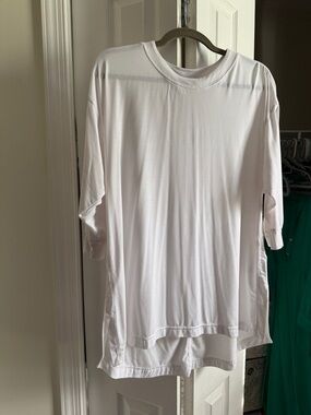 Athleta White Short Sleeve Crew Tee